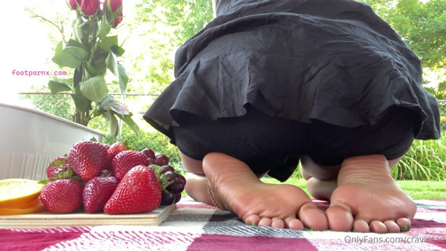 cravintae feet and fruit