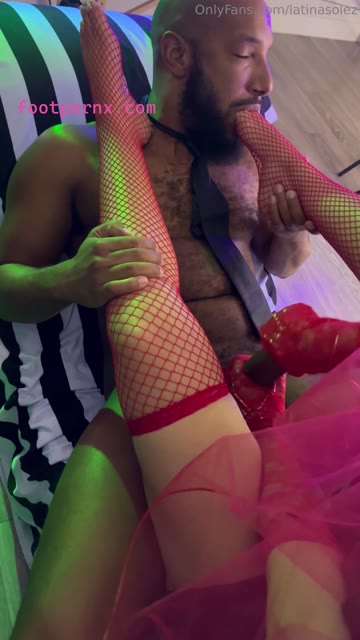 latinasolez footjob sessions with the queen 5